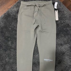 Fear of God Essentials Sweatpants Charcoal Small
